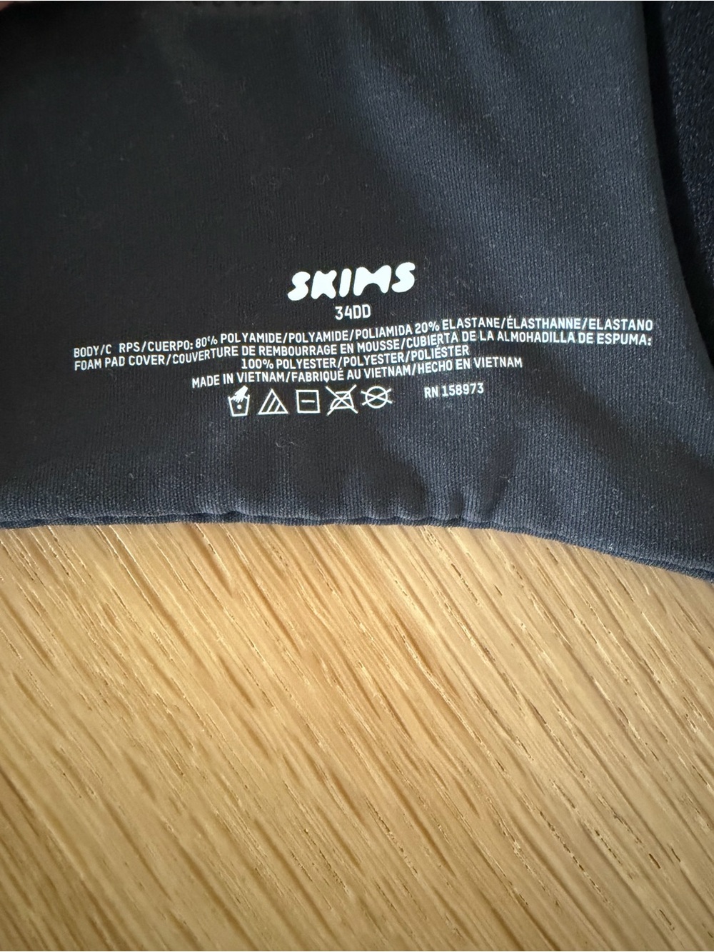 SKIMS “Fits Everybody” T-Shirt Bras -  “Onyx”(black) “Clay”(tan) “Sand”(nude) - Picture 2 of 12
